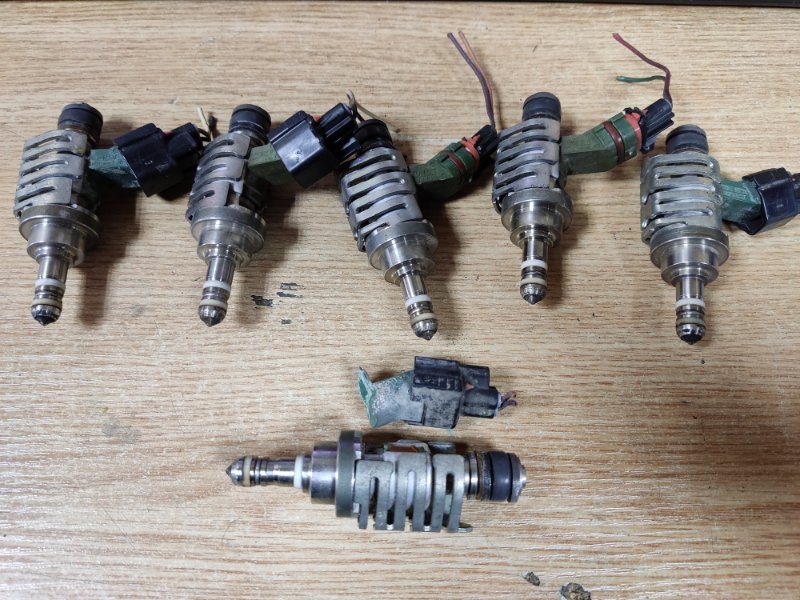 Форсунка топливная IS250/350 05-13