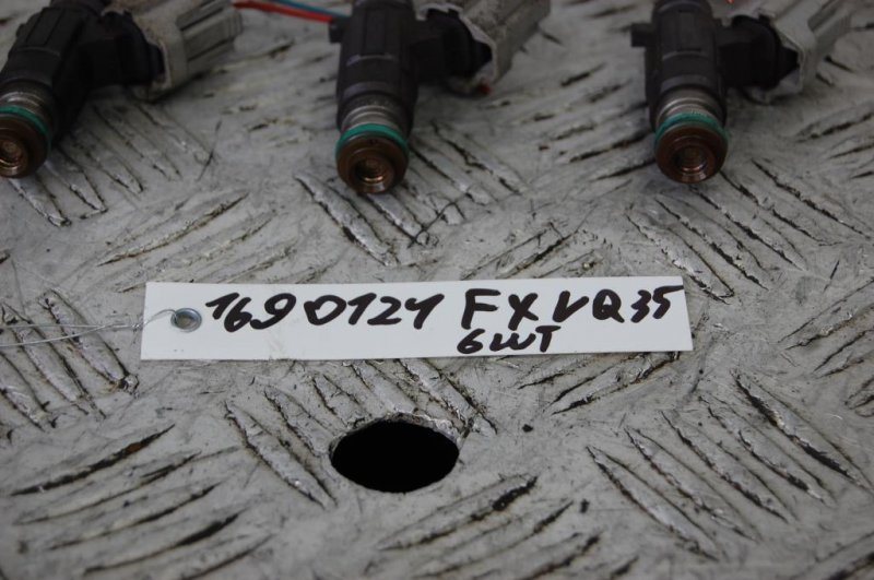 Форсунка топливная FX S50 03-08 VQ35