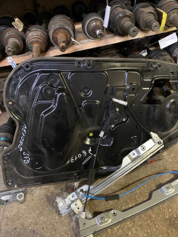 Стеклоподъемник передний левый G25/G35/G37/Q40 06-14