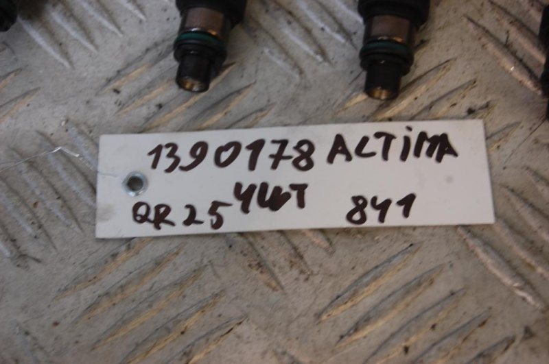 Форсунка топливная ALTIMA L33 12-18 2015 L33 2.5