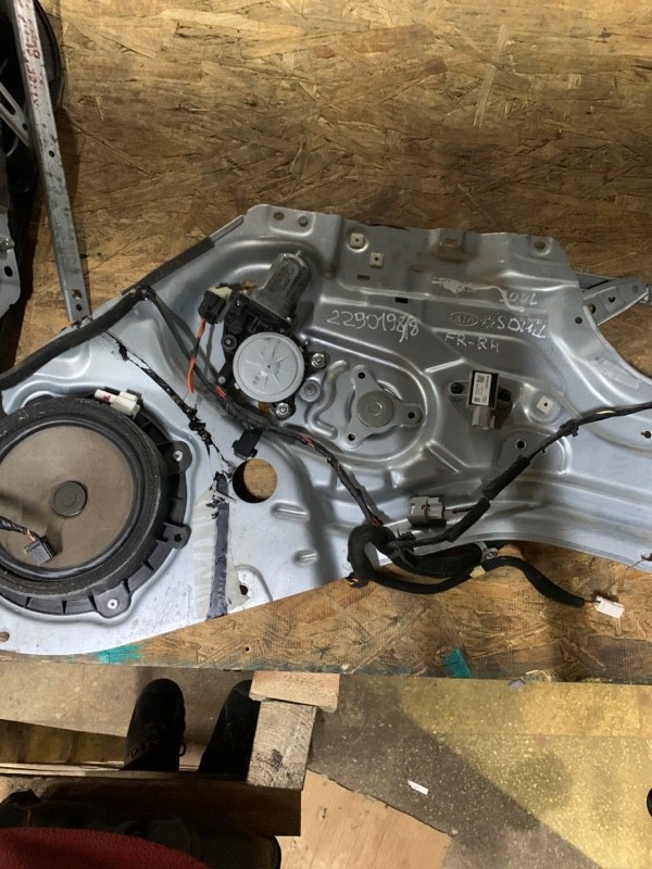 Запчасть стеклоподъемник передний правый KIA SOUL AM 08-13 82402-2K001 Б/У Стеклоподъемник передний правый KIA SOUL AM 08-13 82402-2K001 Б/У