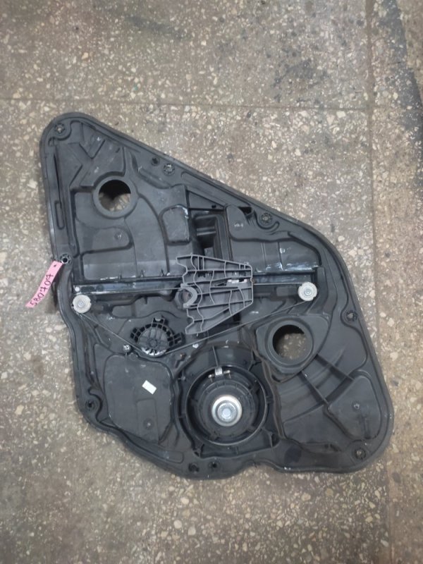 Запчасть стеклоподъемник задний левый HYUNDAI SONATA YF 10-14 83471-3Q000 Б/У Стеклоподъемник задний левый HYUNDAI SONATA YF 10-14 83471-3Q000 Б/У