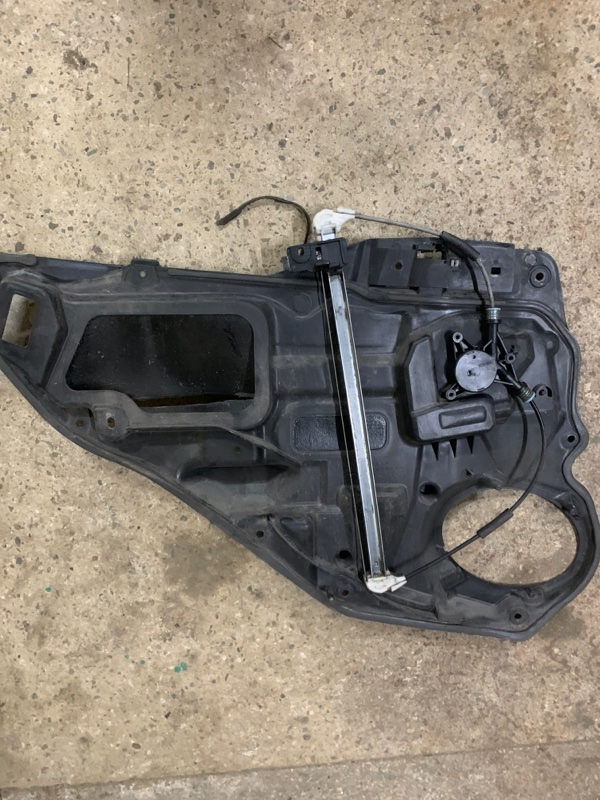 Стеклоподъемник задний правый MAZDA 6 GG 02-07 Стеклоподъемник задний правый MAZDA 6 GG 02-07