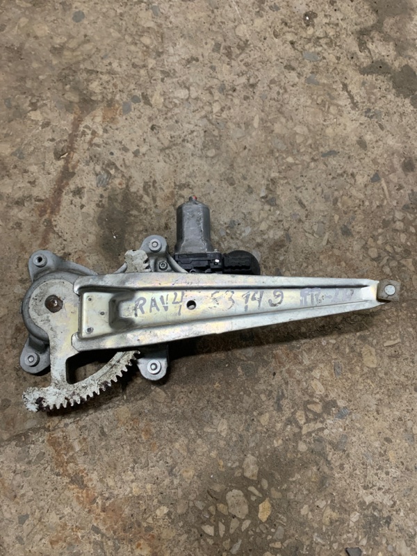 Стеклоподъемник задний левый TOYOTA RAV4 05-12 69804-42040 Б/У