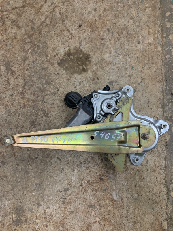 Стеклоподъемник задний левый LEXUS GS350 GS300 05-11 69804-22200 Б/У