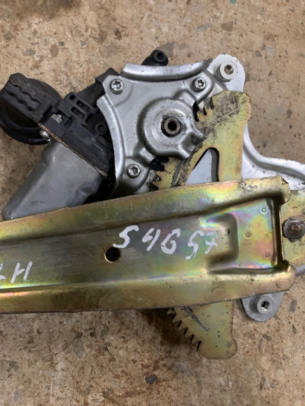 Стеклоподъемник задний левый GS350 GS300 05-11