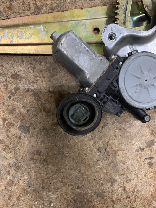 Стеклоподъемник задний левый LEXUS GS350 GS300 05-11