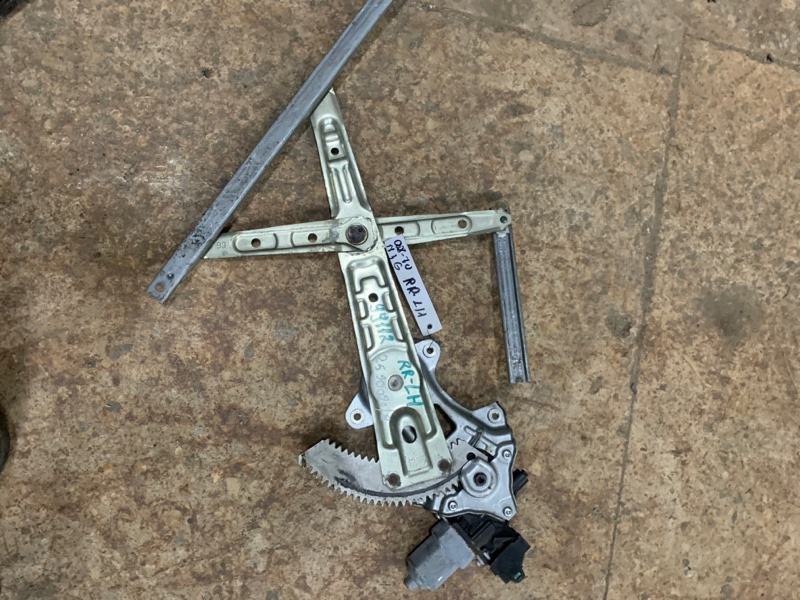 Стеклоподъемник задний левый INFINITI M25/M37/M56/Q70/M35H 10-16 2013 Седан 3.7 VQ37VHR 82721-EG000 Б/У