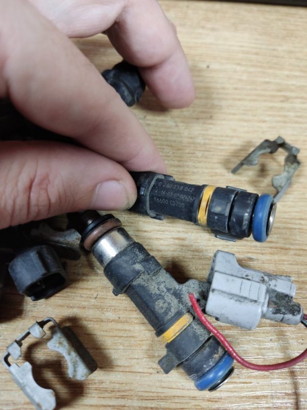 Форсунка топливная INFINITI FX S50 03-08 2007 Внедорожник 3.5 16600-CD700 Б/У