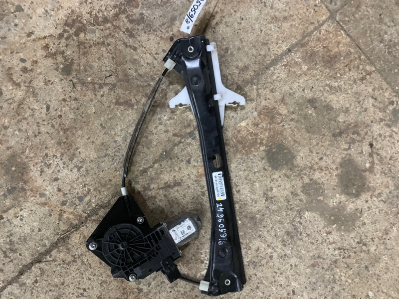 Стеклоподъемник задний левый JETTA USA 10-17