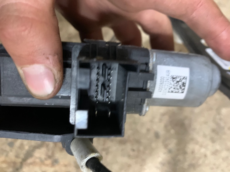 Стеклоподъемник задний левый JETTA USA 10-17