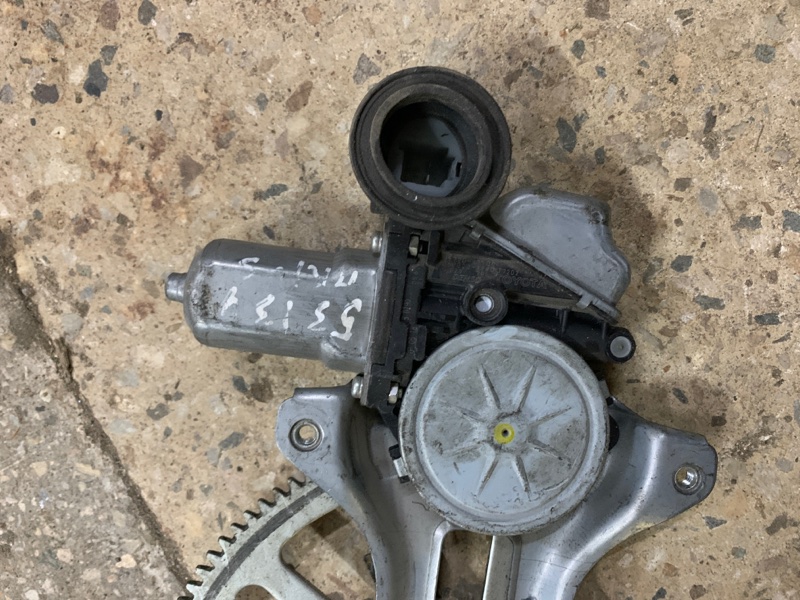 Стеклоподъемник передний левый PRIUS - 30 09-17 Стеклоподъемник передний левый PRIUS - 30 09-17