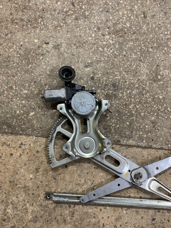 Стеклоподъемник передний левый RAV4 05-12