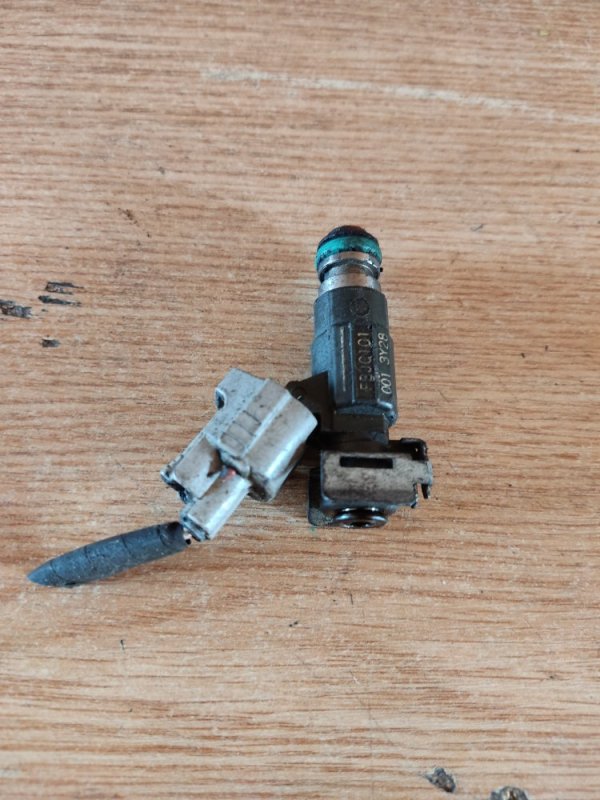 Запчасть форсунка топливная NISSAN X-TRAIL T30 01-07 T30 2.5 QR25DE 16600AE060 Б/У Форсунка топливная NISSAN X-TRAIL T30 01-07 T30 2.5 QR25DE 16600AE060 Б/У