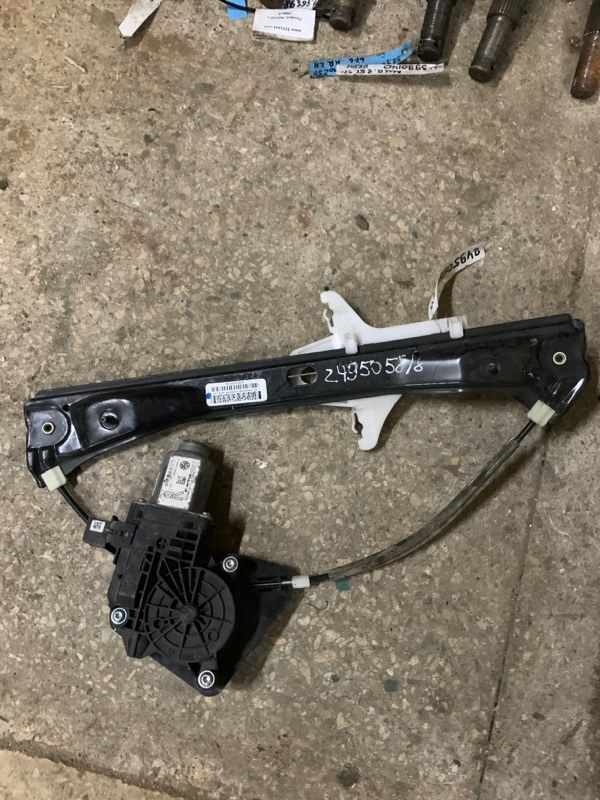 Стеклоподъемник задний правый VOLKSWAGEN JETTA USA 10-17 5C6 839 462 B Б/У