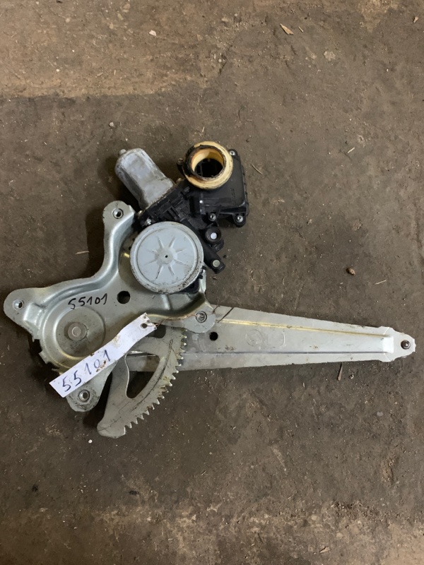 Запчасть стеклоподъемник задний правый TOYOTA CAMRY 40 06-11 69803-33050 Б/У Стеклоподъемник задний правый TOYOTA CAMRY 40 06-11 69803-33050 Б/У