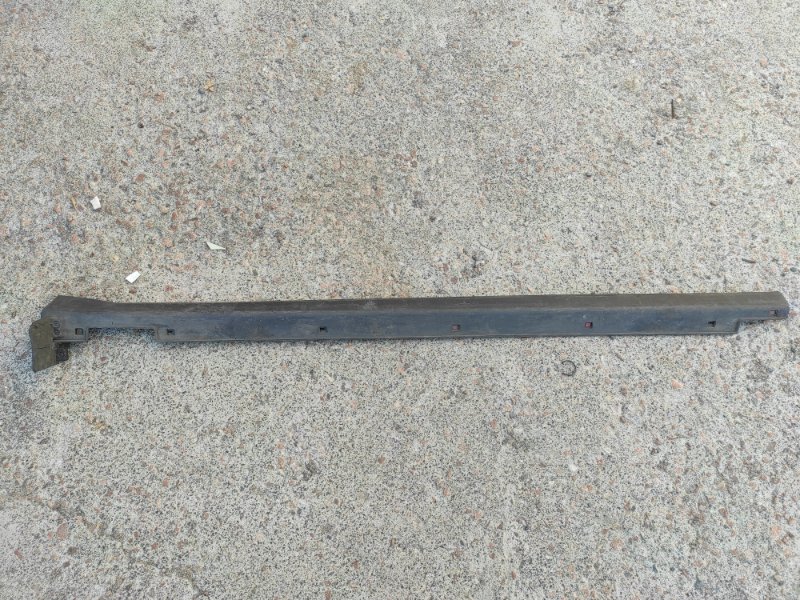 Накладка порога наружная правая KIA SORENTO UM 14- 87752-C5000 Б/У