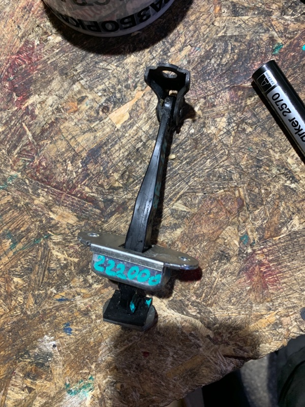 Ограничитель двери задний левый TEANA J32 08-14 Ограничитель двери задний левый TEANA J32 08-14