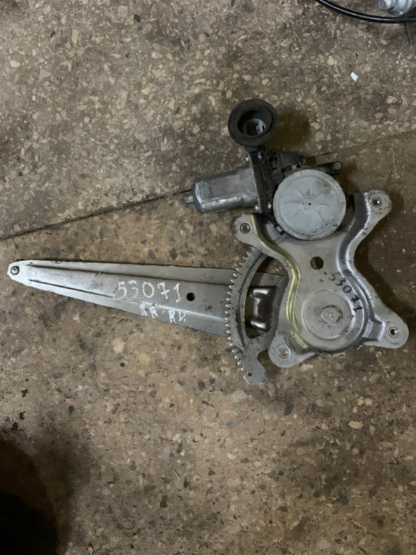 Стеклоподъемник задний правый LEXUS GX470 02-09 69803-35080 Б/У