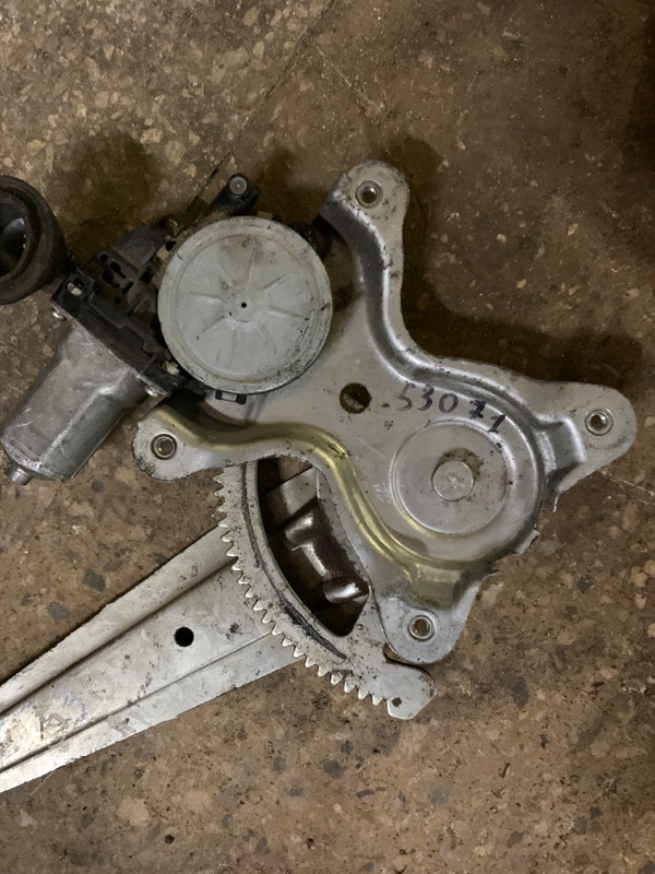 Стеклоподъемник задний правый LEXUS GX470 02-09