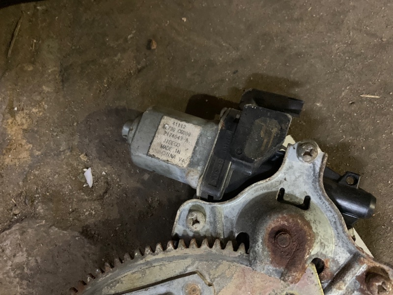 Стеклоподъемник задний правый FX S50 03-08