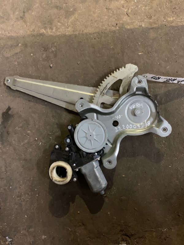 Стеклоподъемник задний правый TOYOTA CAMRY 40 06-11 69803-33050 Б/У