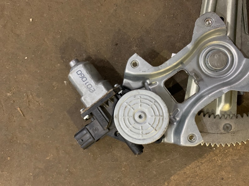 Стеклоподъемник передний правый MITSUBISHI LANCER X 10 07-15 Седан 2.4