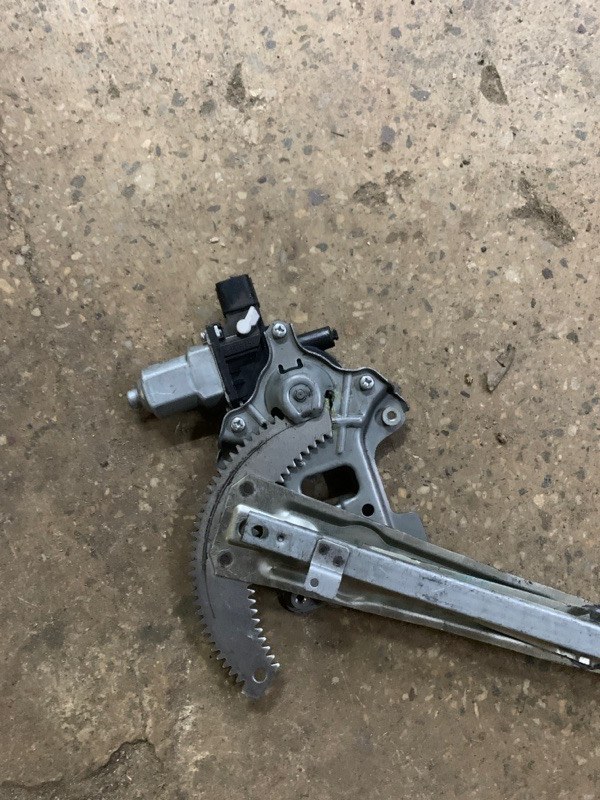 Стеклоподъемник передний правый MITSUBISHI OUTLANDER XL 05-13