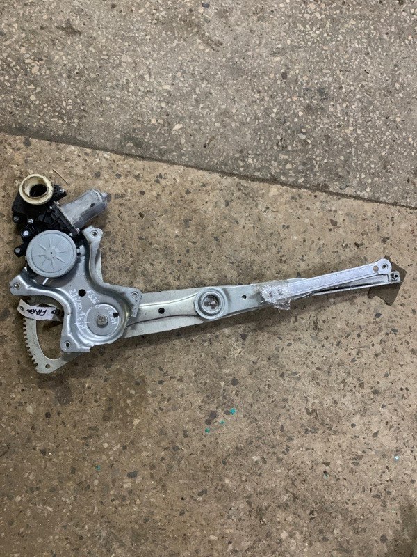 Запчасть стеклоподъемник передний правый LEXUS ES350 06-12 2009 Седан 3.5 69801-33080 Б/У Стеклоподъемник передний правый LEXUS ES350 06-12 2009 Седан 3.5 69801-33080 Б/У