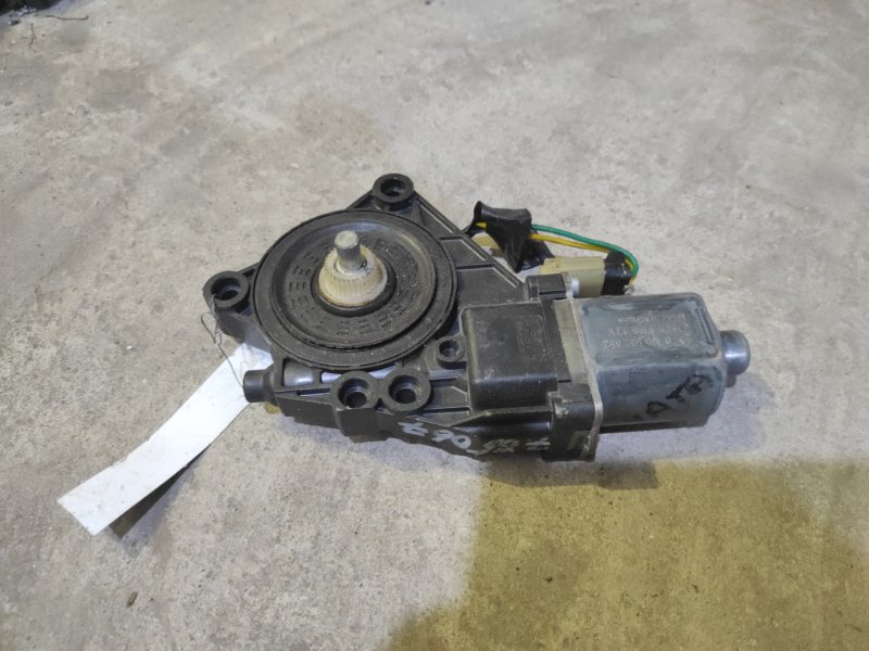 Запчасть моторчик стеклоподъемника задний левый HYUNDAI SONATA YF 10-14 83450-3Q001 Б/У Моторчик стеклоподъемника задний левый HYUNDAI SONATA YF 10-14 83450-3Q001 Б/У