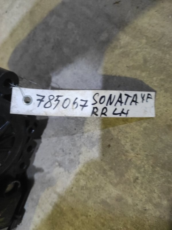 Моторчик стеклоподъемника задний левый SONATA YF 10-14 Моторчик стеклоподъемника задний левый SONATA YF 10-14