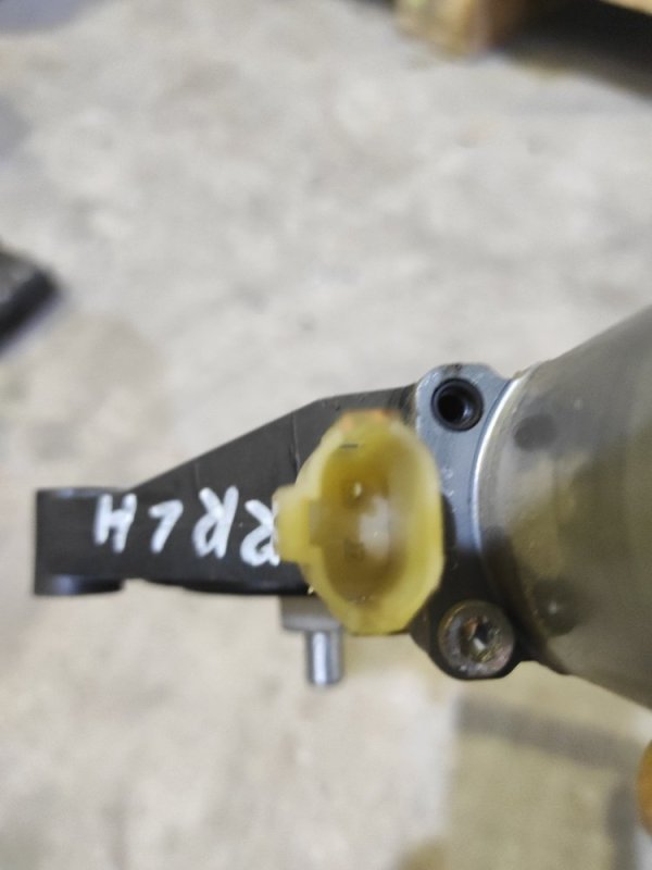 Моторчик стеклоподъемника задний левый SONATA YF 10-14 Моторчик стеклоподъемника задний левый SONATA YF 10-14