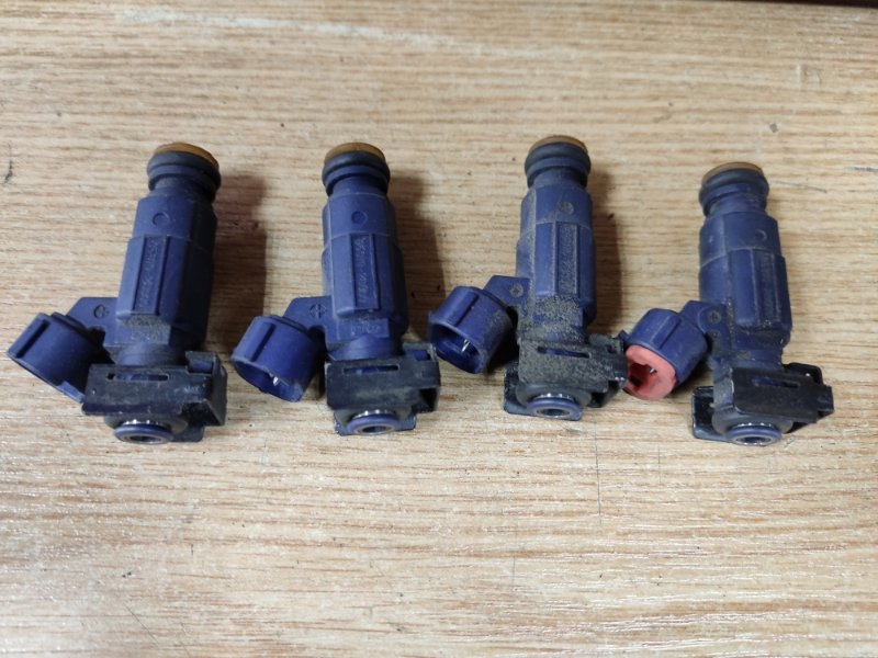 Форсунка топливная HYUNDAI ELANTRA HD 06-11 35310-2B000 Б/У