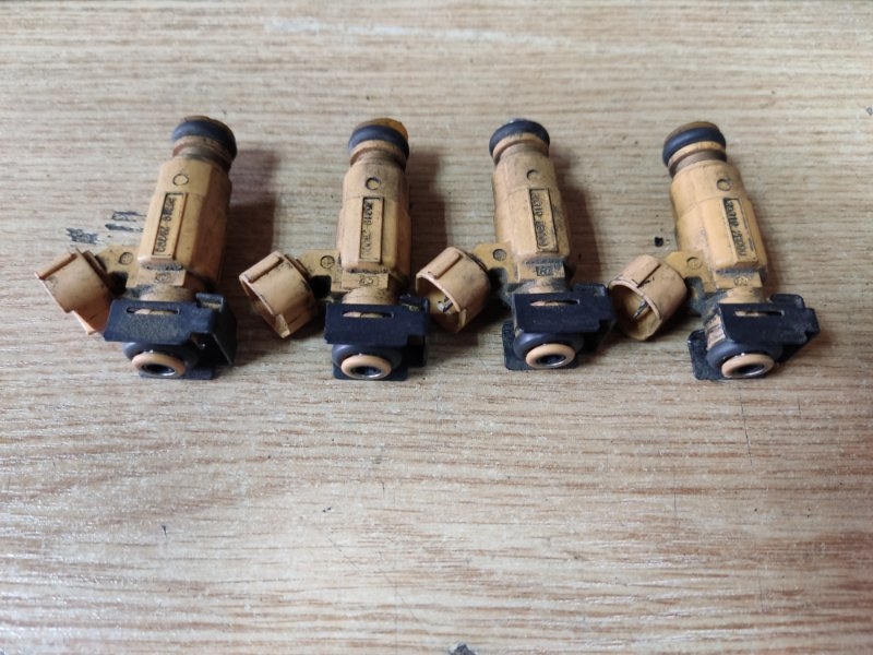 Форсунка топливная HYUNDAI ELANTRA HD 06-11 35310-2B000 Б/У