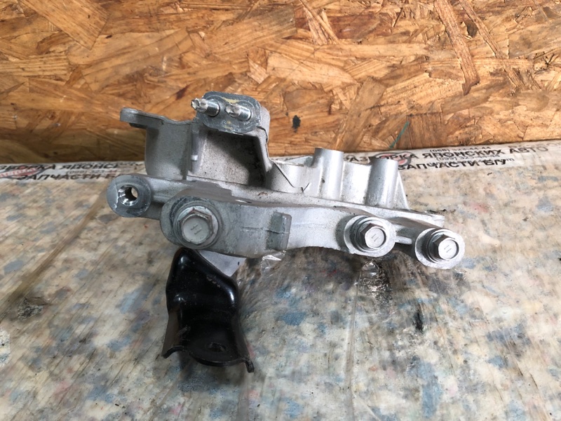 Кронштейн опоры двигателя правый TOYOTA VENZA 09-16 Минивэн 3.5 2GR-FE