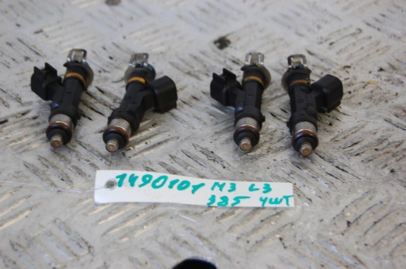 Запчасть форсунка топливная MAZDA 3 BK 03-08 2006 Седан 2.3 L3G5-13-250 Б/У Форсунка топливная MAZDA 3 BK 03-08 2006 Седан 2.3 L3G5-13-250 Б/У