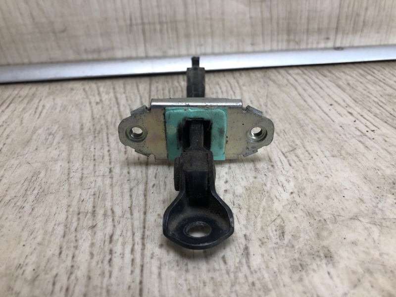 Ограничитель двери задний правый ELANTRA HD 06-11 2007 HD 2.0 G4GC Ограничитель двери задний правый ELANTRA HD 06-11 2007 HD 2.0 G4GC