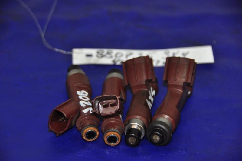 Запчасть форсунка топливная SUZUKI SX4 06-13 2008 Седан 2.0 15710-54L00 Б/У Форсунка топливная SUZUKI SX4 06-13 2008 Седан 2.0 15710-54L00 Б/У