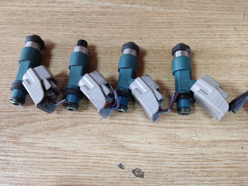 Форсунка топливная SUZUKI SX4 06-13 15710-65J00 Б/У