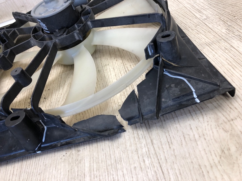 Вентилятор основного радиатора CAMRY 55 14-17 2016 ASV50 2.5 2ARFE