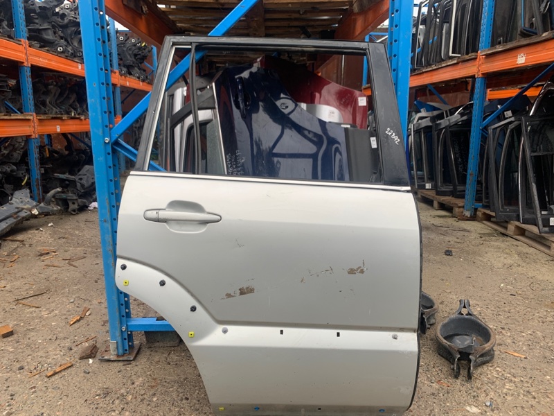 Дверь задняя правая LEXUS GX470 02-09 67003-60370 Б/У