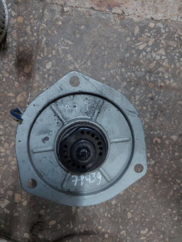 Запчасть моторчик печки задний MITSUBISHI PAJERO 99-06 MR500686 Б/У Моторчик печки задний MITSUBISHI PAJERO 99-06 MR500686 Б/У