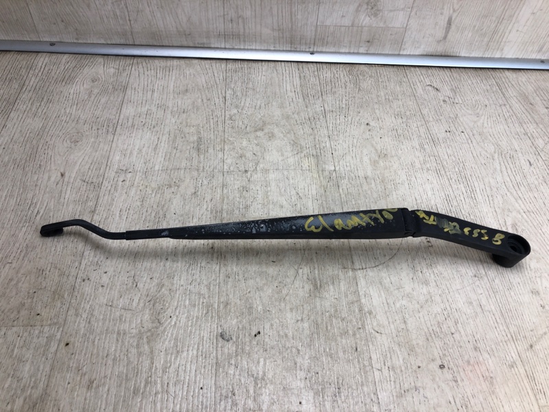 Поводок стеклоочистителя передний левый HYUNDAI ELANTRA HD 06-11 2007 HD 2.0 G4GC 98310-2H000 Б/У