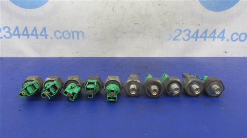 Запчасть датчик детонации LEXUS RX300 98-03 89615-12090 Б/У Датчик детонации LEXUS RX300 98-03 89615-12090 Б/У