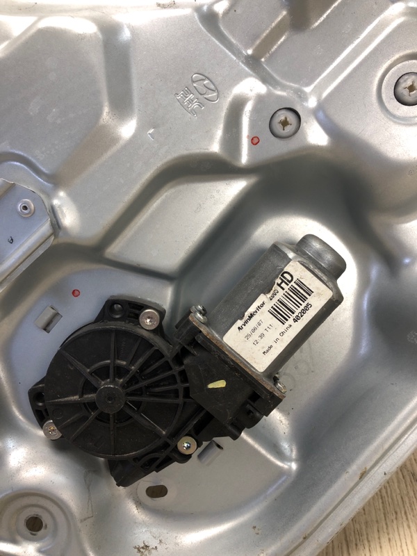 Стеклоподъемник задний левый HYUNDAI ELANTRA HD 06-11 HD 2.0 G4GC