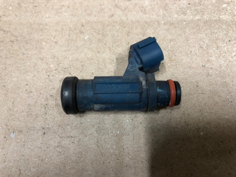 Форсунка топливная OUTLANDER 03-07 2006 Внедорожник 2.4 4G69