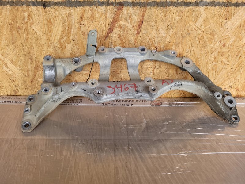 Запчасть крепление балки подвески HONDA CROSSTOUR 09-15 2012 3.5 50680-TA1-A00 Б/У Крепление балки подвески HONDA CROSSTOUR 09-15 2012 3.5 50680-TA1-A00 Б/У