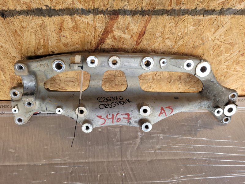 Крепление балки подвески CROSSTOUR 09-15 2012 3.5 Крепление балки подвески CROSSTOUR 09-15 2012 3.5