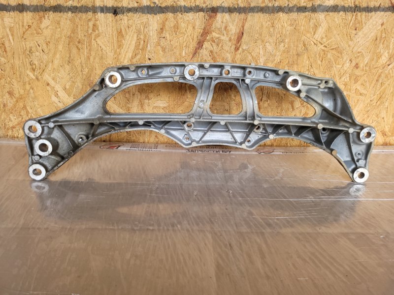 Крепление балки подвески CROSSTOUR 09-15 2012 3.5 Крепление балки подвески CROSSTOUR 09-15 2012 3.5