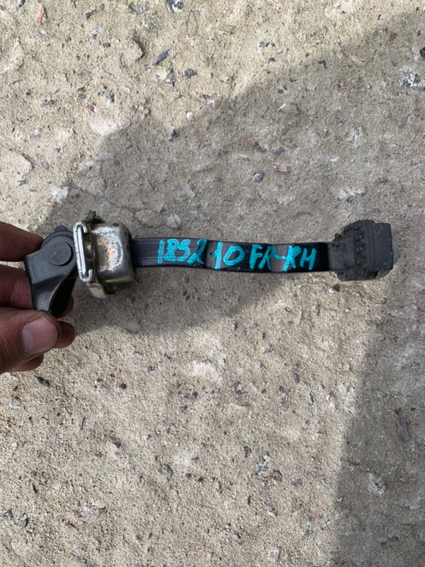 Ограничитель двери передний правый HONDA CIVIC 4D 06-11 FD 72340-SNA-J01 Б/У